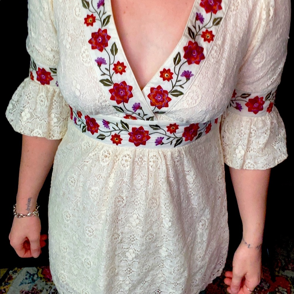 Forever 21 Lace Floral Embroidered Top